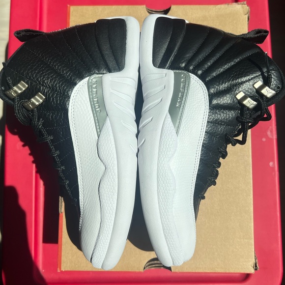 JORDAN 12 RETRO PLAYOFF 2022 Men 5.5/ Womens 7